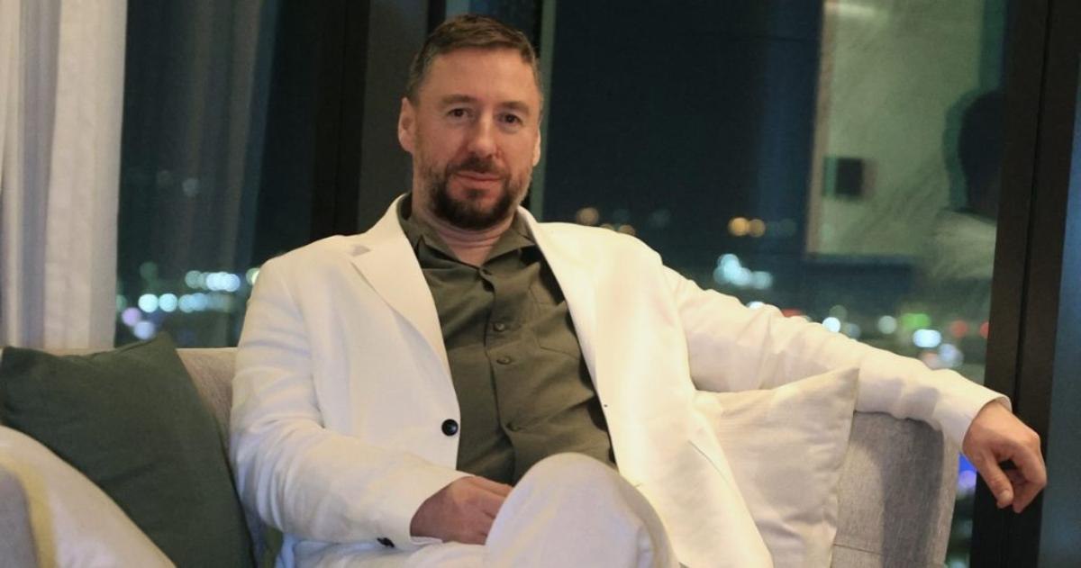 Владислав Бакальчук зарегистрировал новую компанию с уставным капиталом в 1 3 тыс Основным видом деятельности компании ООО ВБ Ритейл станет розничная торговля телекоммуникационным оборудованием в том числе мобильными телефонами в специализированных магазинах Владислав Бакальчук подтвердил Forbes факт регистрации новой компании но деталей своей деятельности не раскрыл  Подробнее