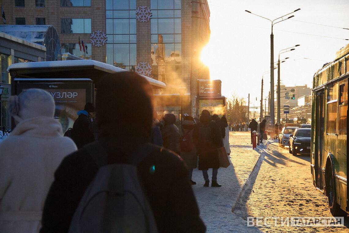 В Казани с 11 января изменятся схемы движения автобусных маршрутов №18 и №22  На автобусном маршруте №18 введена новая остановка по улице Челюскина вблизи дома №53. Теперь маршрут будет следовать по следующей схеме: ул. Ленинградская – ул. Айдарова – ул. Челюскина и далее. В то же время, остановка «ул. Северополюсная» будет исключена из схемы движения.  Также на маршруте №22 будет добавлена остановка на улице Можайского рядом с магазином «Пятерочка». Автобус теперь будет проезжать по маршруту: ул. Можайского – ул. Пархоменко – ул. Маршрутная – Горьковское шоссе и далее.  Подписаться   Сообщить новости