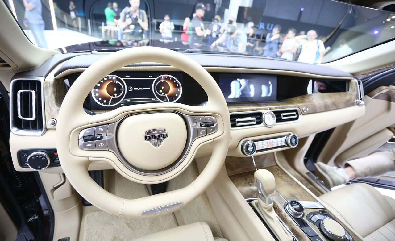 Газпром стал владельцем контрольного пакета Aurus Ведомости Сделка была осуществлена ещё летом Покупка была осуществлена на Газпром тех дочку Газпрома утвержденную в 2023 году для консолидации активов в области авиации судостроения и автопрома По итогам сделки доля Газпрома в Aurus выросла до 51 Один из источников Ведомостей сообщил что Газпром не очень то хотел покупать долю в Aurus но в итоге был вынужден это сделать с условием смены топ менеджмента компании Авто GAZP if market news