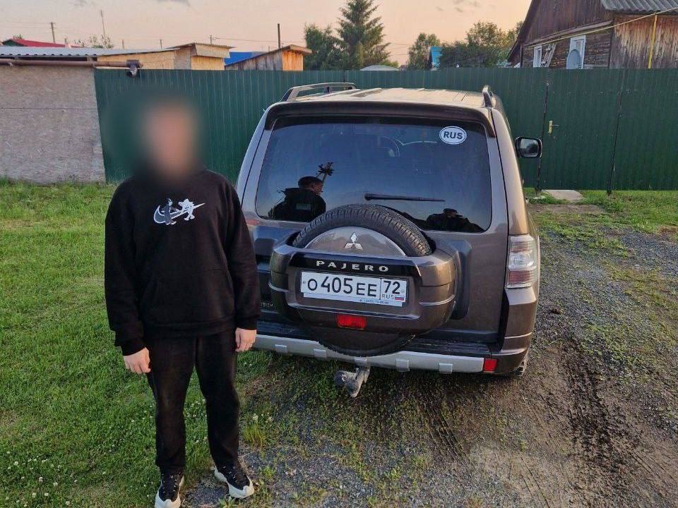 Бережем детей-водителей от ДТП. Отстраняем их от управления транспортом! Сотрудники отдельного взвода ДПС Госавтоинспекции по Уватскому району в поселке Туртас отстранили от участия в дорожном движение подростков, управляющих транспортом, не имея соответствующего права. 16 - летний подросток ездил на автомашине «Мицубиси» по поселку, которую взял без разрешения родителей. 14- летний подросток ездил на мотоцикле, который купили ему родители. Мама подростка привлечена к административной ответственности со штрафом в 30 тысяч рублей за передачу управления лицу, заведомо не имеющего водительского удостоверения. На юных водителей составлены административные материалы, информация по нарушениям ПДД подростками направлена в подразделение по делам несовершеннолетних.