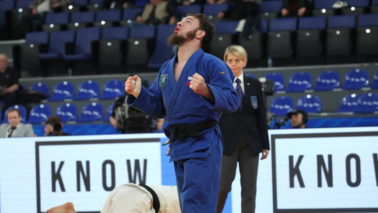 Мурад Чопанов представляющий петербургскую СШОР им А С Рахлина стал чемпионом Европы в весовой категории до 66 кг В финальном поединке он одержал победу над спортсменом из Финляндии Поздравляю Пиотровский Online в MAX