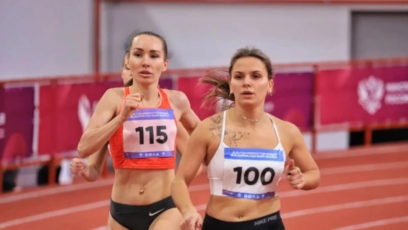 Южно Сахалинск впервые на Дальнем Востоке примет зимний чемпионат России по легкой атлетике Это первые соревнования такого уровня в истории Дальневосточного федерального округа Их проведут с 28 февраля по 3 марта в Южно Сахалинске Чемпионат соберет сильнейших легкоатлетов страны которые в течение четырех дней разыграют награды в 15 дисциплинах и определят лидеров сезона В программу соревнований войдут бег на 60 200 400 800 1500 3000 и 5000 метров бег на 60 метров с барьерами прыжки в длину высоту с шестом и тройной прыжок толкание ядра эстафета 4 400 метров Расписание 28 февраля 1 и 2 марта начало в 10 00 церемония открытия 28 февраля в 16 30 3 марта старт в 12 00   Подписаться на нас Telegram I MAX Прислать нам новость Sakhonlinebot