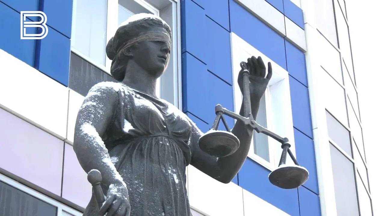 Суд лишил мать из Североморска родительских прав за преступления против дочери По данным объединенной пресс службы судов северянка систематически избивала ребенка Иск о лишении родительских прав был подан прокурором города который полагал что это единственный способ защитить девочку от дальнейших преступных действий со стороны матери В результате суд согласился с этими доводами Все самые важные новости Telegram MAX