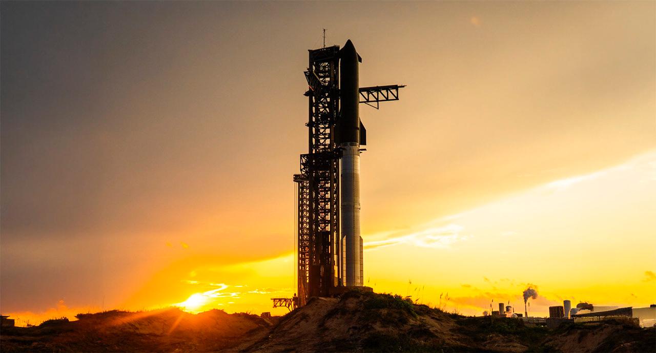 Корабль победы или гиря на ноге обречён ли Starship Илона Маска За этот год SpaceX уже осуществил 111 пусков ракеты Falcon 9 а к 2026 му планирует выйти как минимум со 150 запусками Компания Илона Маска стала основным американским пусковым провайдером и крупнейшим заказчиком своих запусков выведя на орбиту более 1900 спутников Starlink Однако по мнению аналитиков всё не так радужно репутацию SpaceX подрывают неровные испытания системы Starship В новом материале эксперт Pro Космоса Игорь Афанасьев разобрал десятый полёт Starship и отставание программы от графика NASA