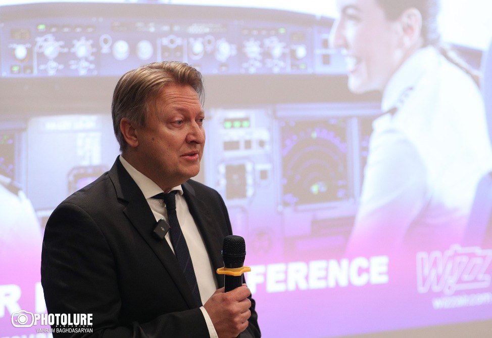 Wizz Air запускает 8 новых маршрутов из Еревана и открывает базу "С октября 2025 года начнут действовать рейсы, которые свяжут Ереван с Прагой, Гамбургом, Ниццей, Пафосом, Неаполем, Бухарестом, Бари и Меммингеном. С 1 октября 2025 года начнет действовать база Wizz Air в Армении с двумя самолетами", - сказал исполнительный директор Wizz Air Hungary, отвечающий за деятельность компании в Армении Роланд Тишнер. Цены на авибилеты и подробности - по ссылке.