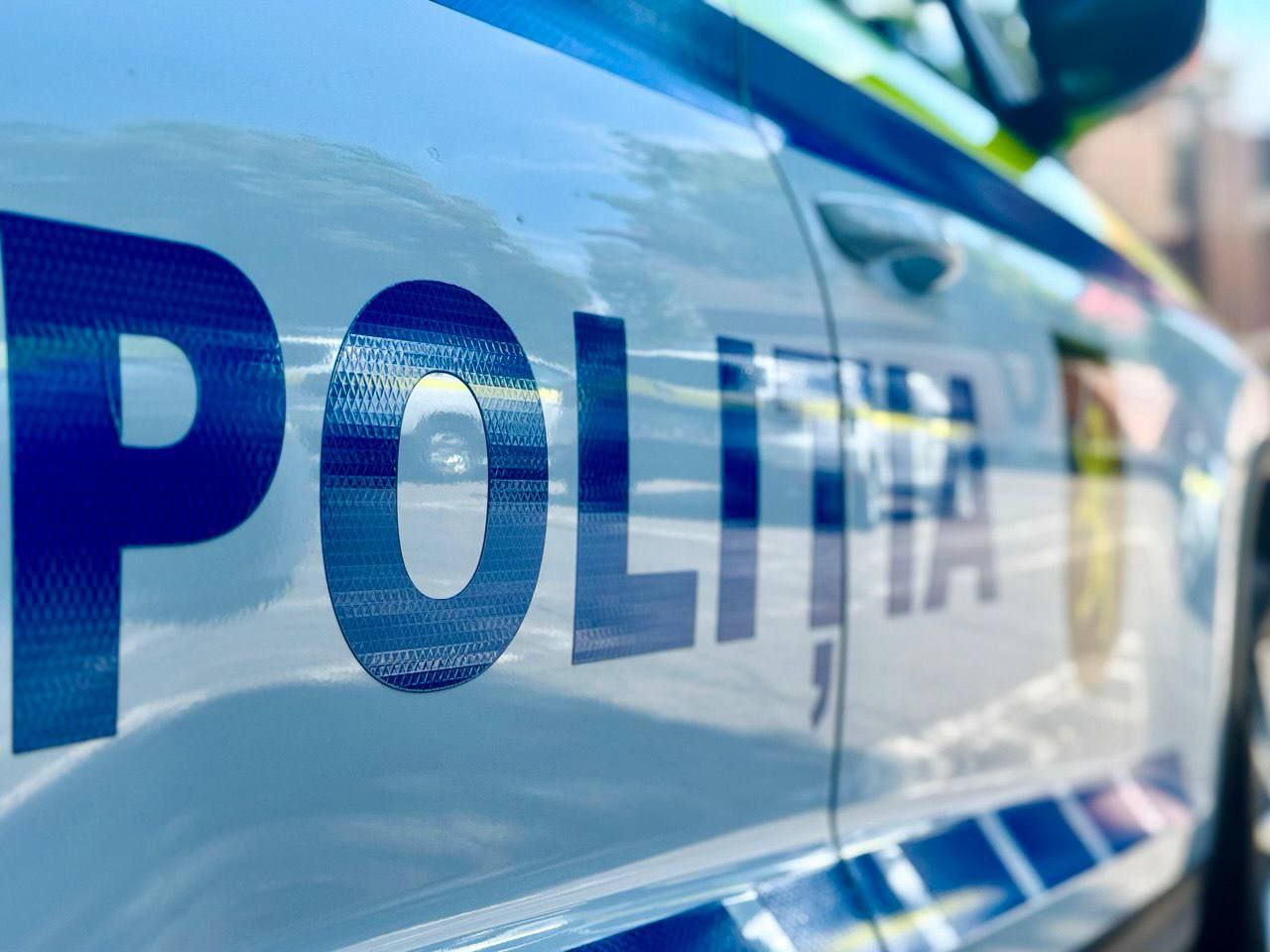 В центре Кишинёва временно перекроют движение Сегодня с 16:30 до 02:00 будет ограничено движение по бульвару Штефан чел Маре в пределах улиц Бэнулеску-Бодони и Пушкина из-за проведения Фестиваля выпускников. Полиция обеспечит порядок и регулирование трафика. Водителям рекомендуют выбирать альтернативные маршруты, чтобы избежать заторов.