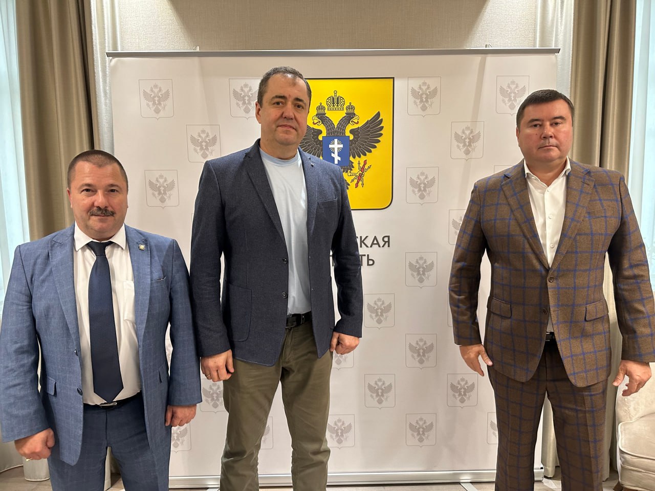Руководитель Постоянного Представительства Херсонской области при Правительстве РФ Владимир Боделан провел рабочую встречу с членом Общественной палаты Москвы президентом Ассоциации социально ориентированных некоммерческих организаций по реализации социально значимых программ и проектов Сергеем Ладочкиным В ходе были встречи были обсуждены варианты сотрудничества с Ассоциацией перспективные проекты социального направления для реализации на территории региона а также направления сотрудничества между Херсонской областью и ОП города Москвы Отдельное спасибо вице президенту Федерации шашек города Москвы Сергею Богданову за содействие в организации переговоров