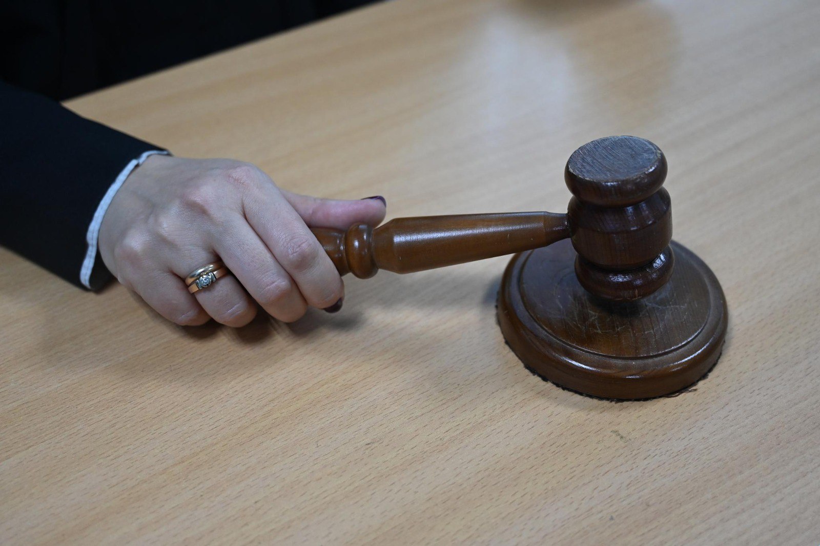 Экс-замглавы Челябинска осудили по делу о превышении полномочий. Махинации Слободского с землей следователи оценили в 2,7 миллиона. Подробнее на «Правде УрФО»