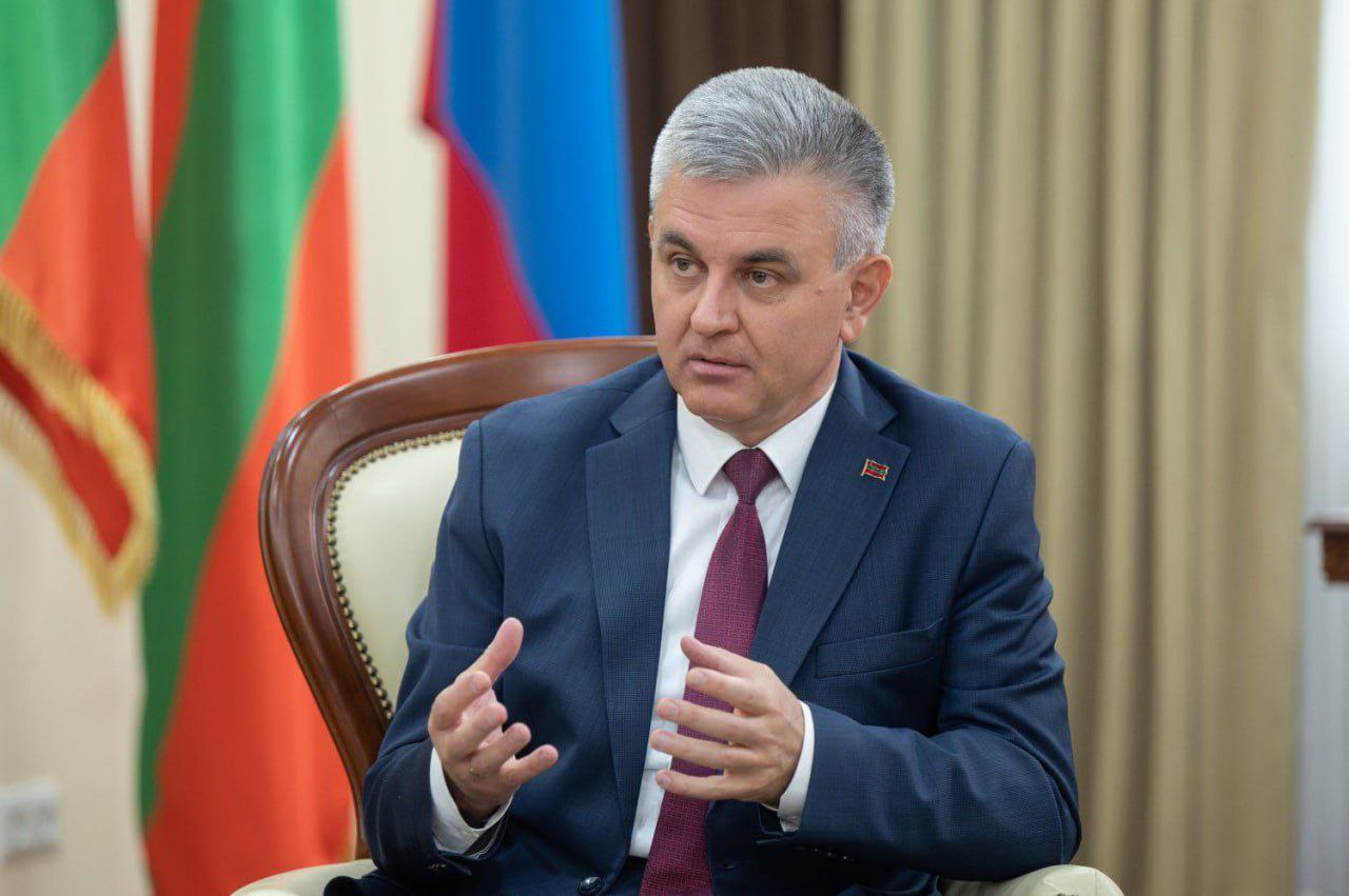 Ответ Президента на вопрос, будут ли в Приднестровье ещё повышать тарифы на коммуналку: «Дальше повышать цены сейчас не собираемся. Объясню почему. На сегодняшний день доходность граждан не позволяет нам это сделать. Это надо принять и успокоиться».