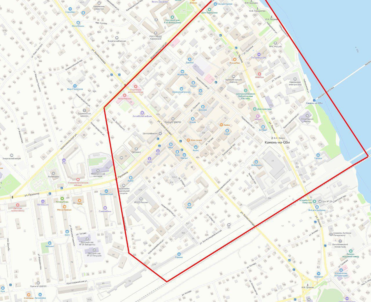 Лиса с бешенством напала на человека в Камне на Оби Опасного хищника заметили в Камне на Оби 27 января Бешеная лиса напала на владельца частного дома в переулке Зелёном Также животное проявляло агрессию к собакам Специалисты Управления ветеринарии по Каменскому и Крутихинскому районам поймали лису и направили отобранный биологический материал в краевое Управление ветеринарии По результатам исследований у лисы выявлено бешенство В межрайонную больницу обратились пять человек всем им ввели вакцину Также вакцинированы шесть собак которые были покусаны или поцарапаны заражённым животным Эпизоотическим очагом признана территория в радиусе 520 метров от переулка Зелёного Карантин будет действовать не менее 60 дней после убоя последнего заболевшего животного сообщила глава района Светлана Захарова Катунь 24 в MAX