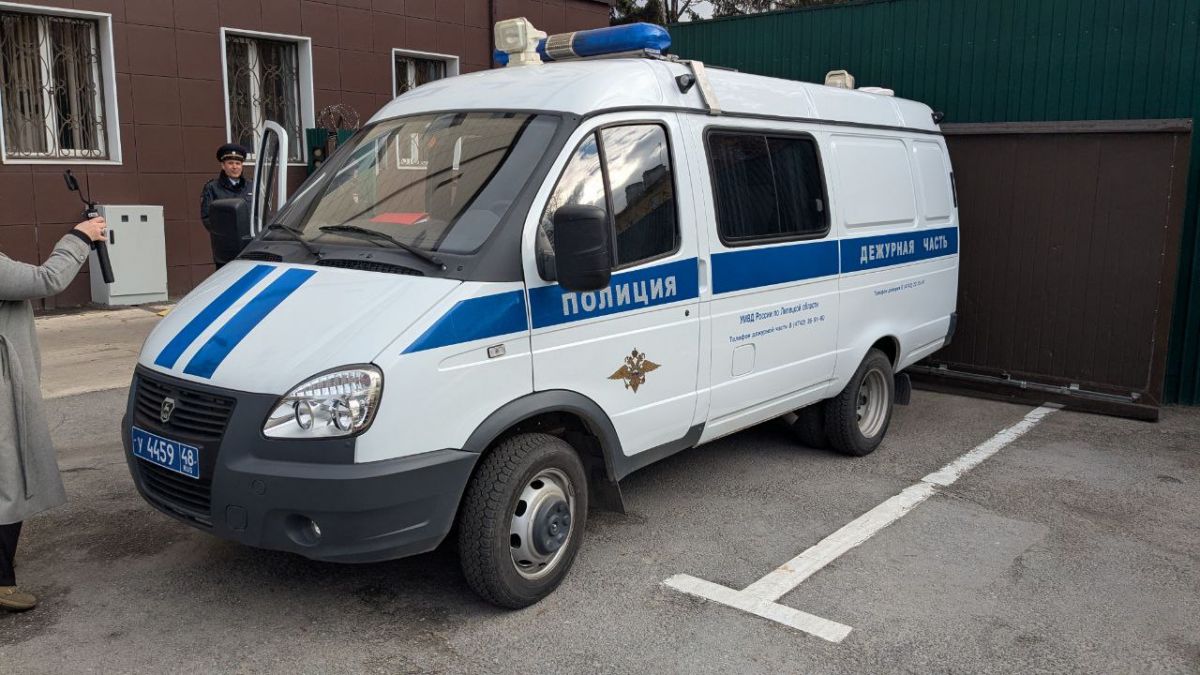 Полицейские в Липецкой области спасают людей на пожарах и в ледяной воде   newslipetsk ru fn 1751919 html По результатам служебной деятельности за 9 месяцев 2025 года ОМВД России по Усманскому району занимает первое место среди территориальных органов МВД России районного уровня Об этом сообщает пресс служба УМВД России по Липецкой области   Прислать новость Подписаться