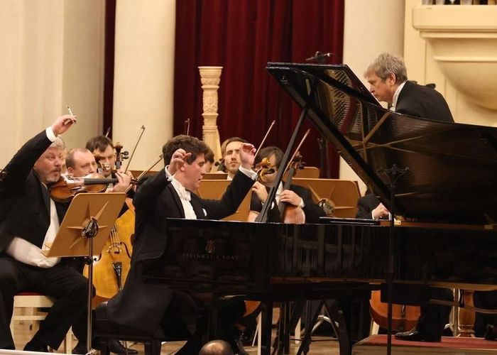 25 й Международный фестиваль Площадь искусств открывается 13 декабря в Петербургской филармонии концертом Заслуженного коллектива России и пианиста Дениса Мацуева