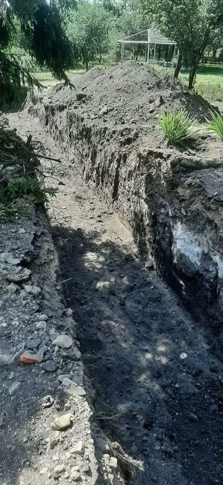 Воронежская область ремонтирует отопление Танюшевской школы  Специалисты Воронежской области монтируют наружные инженерные сети для подключения блочно-модульной котельной. Работы ведутся в Танюшевской школе в Новопсковском муниципальном округе. На данный момент выполнено 60% от запланированного объема работ.  "Обеспечить теплом школы в подшефных округах – наша приоритетная задача. Работы находятся на особом контроле Губернатора Александра Гусева, чтобы дети получили необходимые условия уже к началу учебного года", - подчеркнул министр ЖКХ и энергетики Воронежской области Евгений Бажанов.
