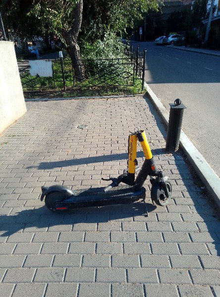 В Улан Удэ принялись уничтожать прокатные электросамокаты Судя по всему уничтожают самокаты намеренно но вот кто именно это делает неизвестно В городе появился тайный мститель шутят горожане Подробнее здесь
