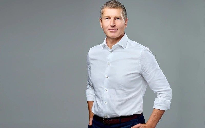Компания GloraX приобрела одного из крупнейших девелоперов Владивостока — группу компаний «Жилкапинвест». Приморский край станет 11-м регионом присутствия для федерального девелопера. О выходе в новый регион и планах компании беседуем с президентом GloraX Дмитрием Кашинским.