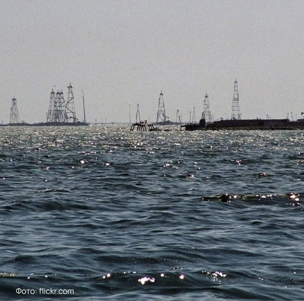 Сингапур переключился на российские нефтепродукты После начала конфликта на Ближнем Востоке поставки мазута в эту страну кратно выросли Показатель превысил среднемесячное значение прошлого года более чем в два раза пишет FT Сингапур считается крупнейшим в мире портом заправки судов Импорт из РФ увеличился еще в марте на фоне роста мировых цен на энергоносители и возникновения их дефицита в отдельных странах   Подпишитесь на Абзац в Максе
