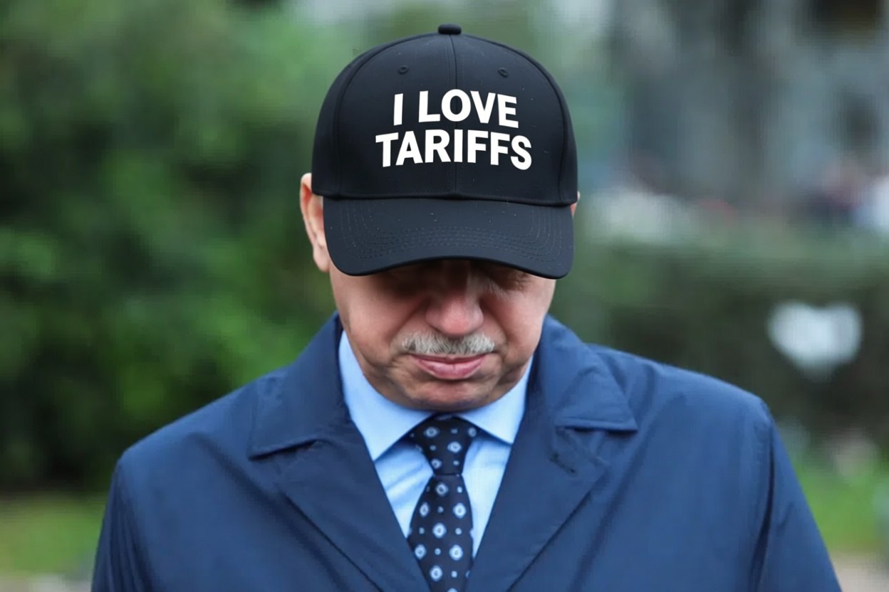 Жители Петербурга просят поднять цены на парковку в центре города заявил вице губернатор Кирилл Поляков Петербуржцы просят увеличить цены чтобы повысить доступность стоянки для владельцев парковочных разрешений Особенно остро вопрос встает зимой количество мест во дворах сокращается из за снегопадов отметил он Инициативная группа жителей Петроградского района обратилась с предложением поднять тарифы на парковку как минимум до 600 рублей в час глава группы не называл своего имени но его засекли сразу