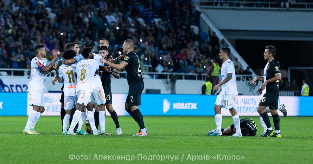 Балтика и Зенит в марте сразятся дважды за неделю Балтика начнёт футбольный 2026 й двумя поединками против Зенита из Санкт Петербурга Об этом сообщили в пресс службе калининградского клуба Футбольный сезон возобновится в России в конце февраля начале марта Балтийцы первую официальную встречу года проведут в городе на Неве в рамках чемпионата страны А затем команды переедут в Калининград чтобы сразиться уже за национальный кубок Встреча пройдёт 3 4 или 5 марта Время и дату поединка Российский футбольный союз назначит позже