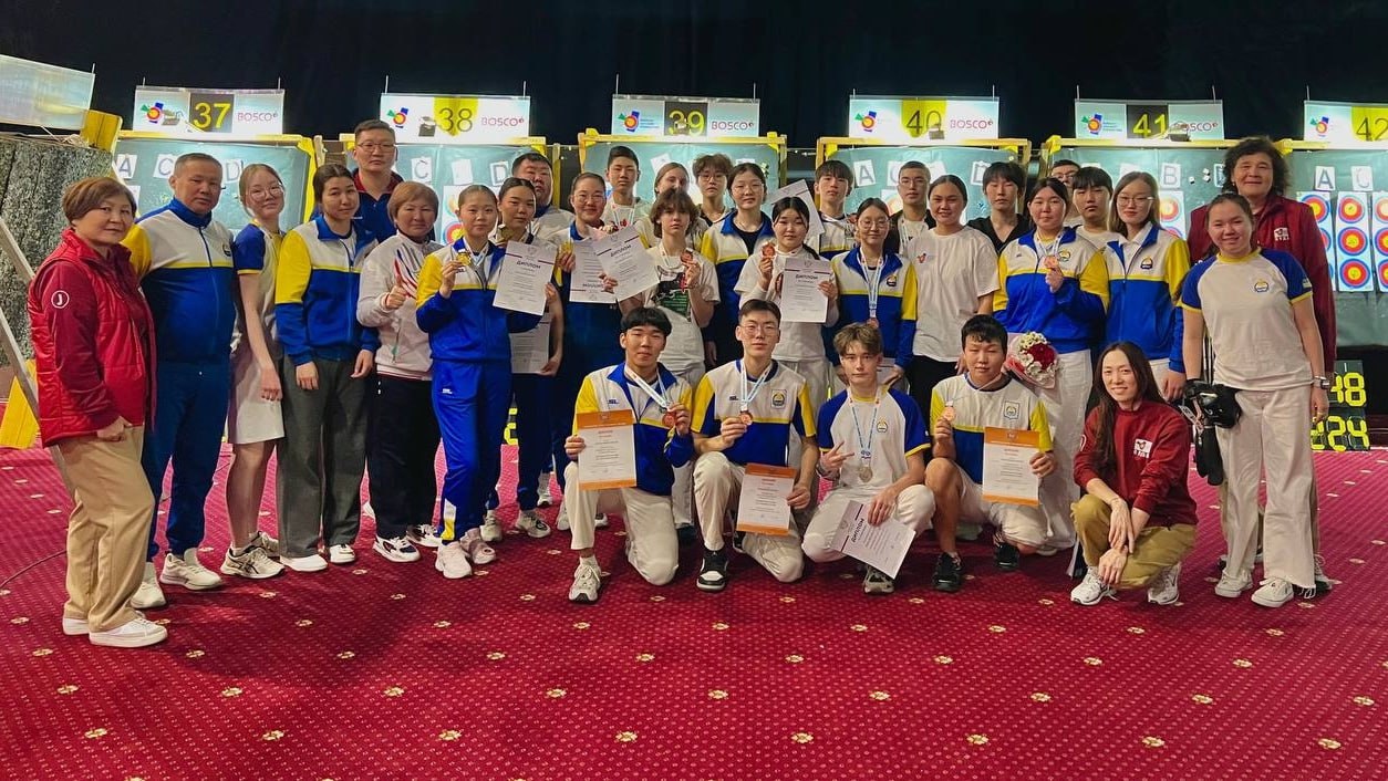 Юные лучники из Бурятии взяли призовые места на первенстве России В Орле завершилось первенство России по стрельбе из лука Соревнования проходили с 21 по 26 января Результатами поделились в Бурятской Федерации Стрельбы из Лука Личное первенство Елшина Кристина Рсшор классический лук юниорки Эрдыниева Арюна Сшор 9 блочный лук юниорки Михайлов Егор Сшор 10 блочный лук юноши Командное первенство Бурятия в составе Турлакова Наран Туя Рсшор Елшина Кристина Рсшор Жигжитова Санжана Сшор 10 в классическом луке юниорки Бурятия в составе Шойдоков Алдар Сшор 10 Цыдыпов Туван Доржи Рсшор Оболов Егор Рсшор в классическом луке юниоры Бурятия в составе Цыденова Амелина Сшор 9 Батуева Кира Рсшор Эрдыниева Арюна Сшор 9 в блочном луке юниорки Бурятия в составе Цыренжапов Егор Сшор 10 Цыденов Самбу Сшор г Гусиноозерска Сыдыков Аламжи Рсшор в классическом луке юноши Бурятия в составе Дамбаева Айлана Сшор 10 Атрикова Жанна Сшор 9 Утенкова Юлия Сшор 9 в блочном луке девушки Поздравляем Канал Ариг Ус в MAX