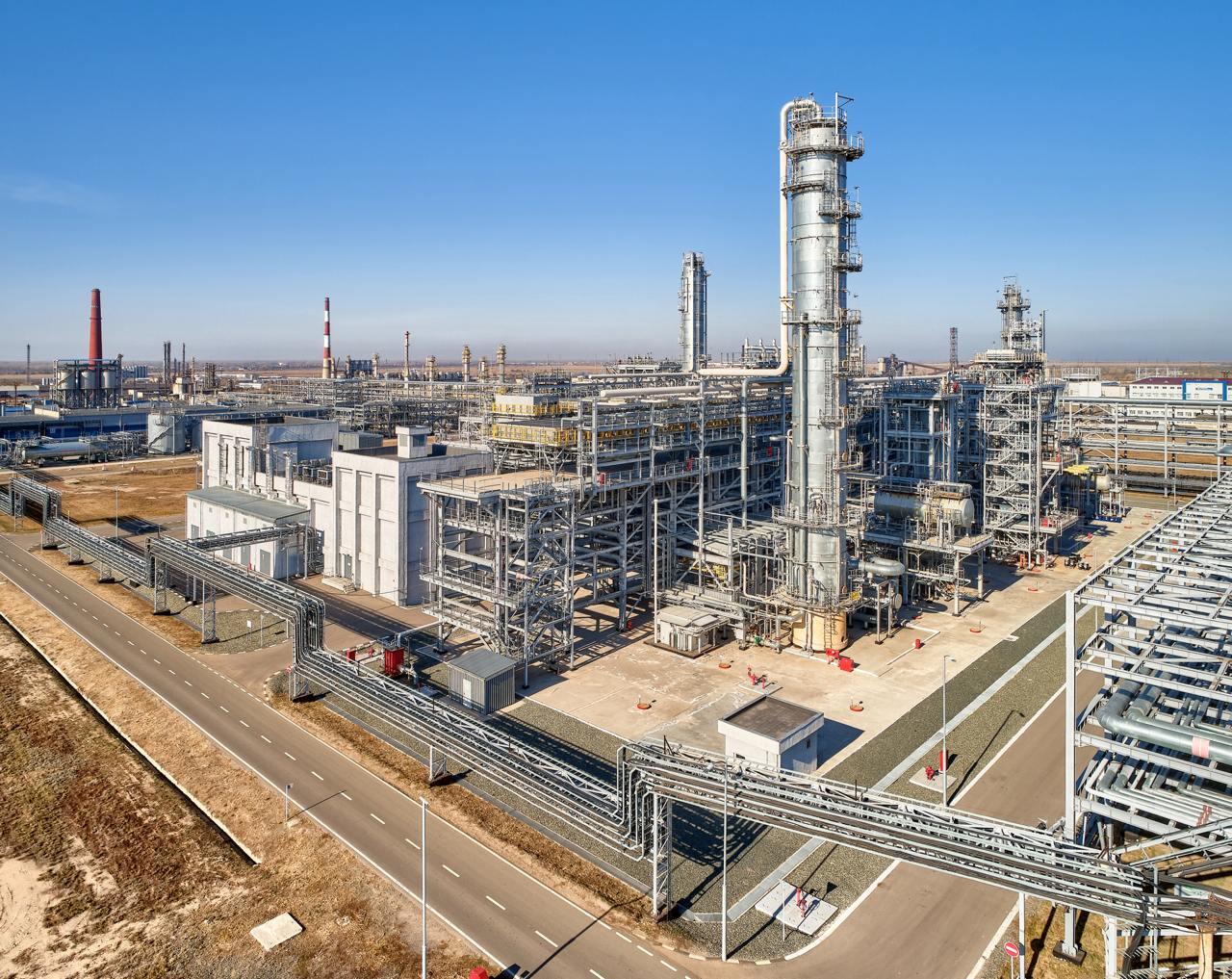 В Казахстане 18 июня на месяц закрыли на ремонт Павлодарский нефтехимический завод "Чтобы избежать дефицита топлива в стране, на заводе заранее сформированы резервы: автобензина - 35 тысяч тонн, дизельного топлива - 45 тысяч тонн, авиатоплива - 14 тысяч тонн", - "КазМунайГаз" Ремонт планируется полностью завершить до 17 июля 2025 года. #ad