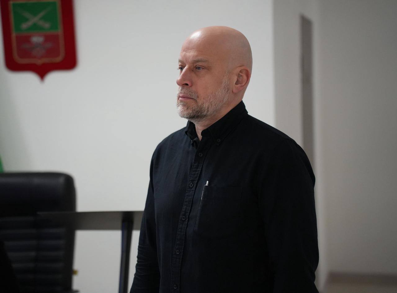 Экс глава челябинского избиркома Сергей Обертас назначен вице губернатором Запорожской области Об этом в своем telegram канале сообщил глава региона Евгений Балицкий Пока что Сергей Обертас будет работать с приставкой и о Евгений Балицкий пожелал своему новому заместителю эффективной работы на благо Запорожья Сергей Обертас возглавлял избирательную комиссию Челябинской области с 2016 по 2021 годы В 2023 м он стал советником генерального директора радиозавода Полет В правительстве Запорожской области ранее работала бывший первый вице губернатор Челябинской области Ирина Гехт Она занимала пост председателя В январе 2025 го стало известно об увольнении Гехт с этой должности Подписаться на канал ЕАН Челябинск