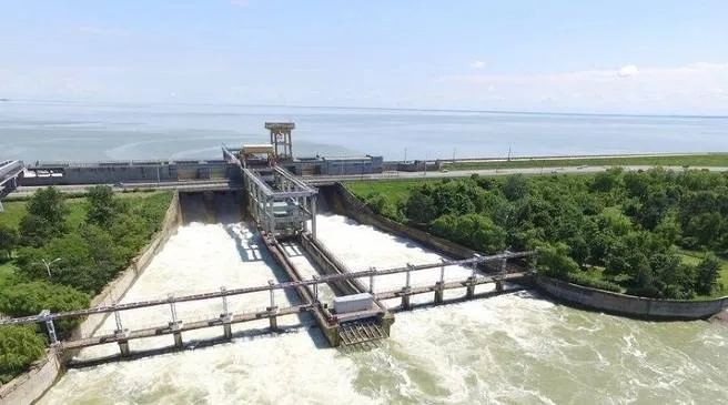 На реконструкцию Краснодарского водохранилища выделят 5 3 млрд рублей ФГБВУ Центррегионводхоз объявило конкурс на реконструкцию водохранилища Начальная цена контракта 5 3 млрд рублей Проектно изыскательские работы необходимо завершить до 1 сентября 2027 года строительно монтажные до 30 октября 2030 года Краснодар Сегодня Телеграм ВСЁ оставайтесь на связи с нами в MAX   max ru krd 00