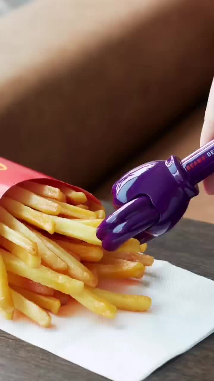 McDonald's Япония представляет Potato Hand Catcher для удобного употребления картошки фри