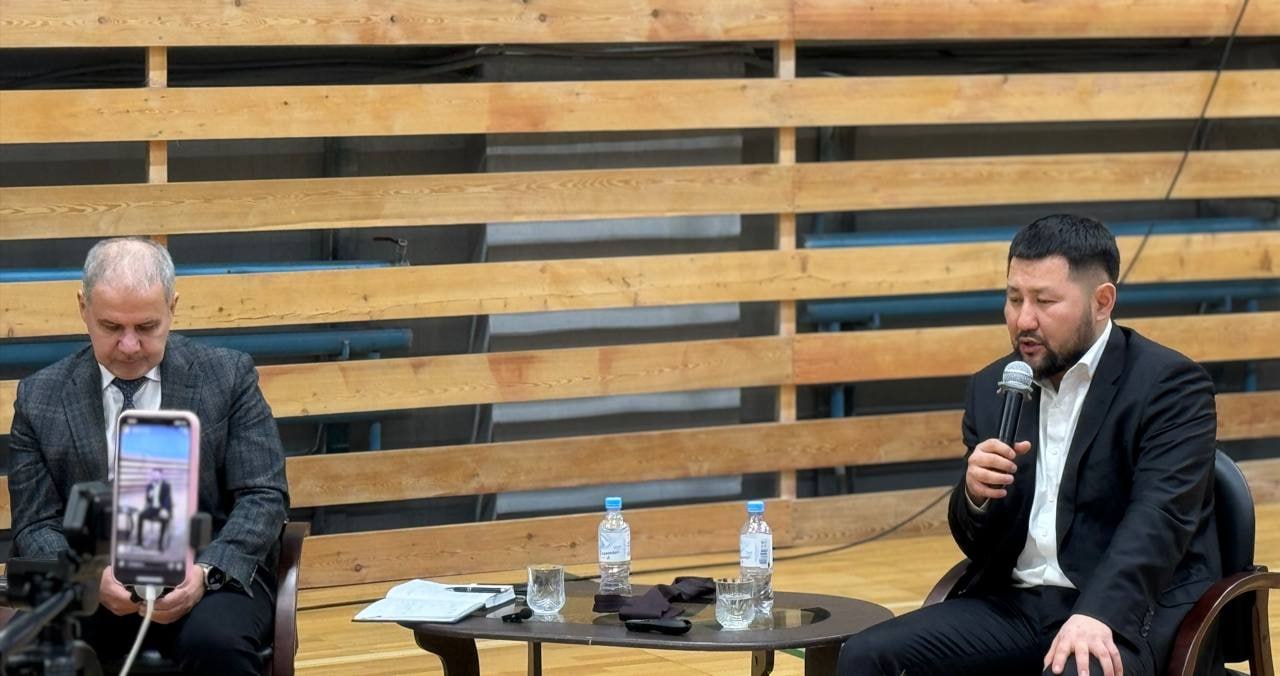 Мы рассчитываем переселить все 937 домов Евгений Григорьев о программе расселения в Якутске В Якутске определены источники финансирования и приоритеты программы переселения из аварийного жилья на 2026 год и последующие годы Об этом отметил глава города Евгений Григорьев отвечая на вопрос журналистов в ходе ежегодной пресс конференции При защите мастер плана Якутска было дано поручение Президента РФ расселить аварийное жильё признанное таковым в период с 1 января 2017 года по 1 сентября 2023 года к 2030 году Всего за этот период в городе было признано аварийными 937 домов Отметим переселение граждан из аварийного жилья в регионе ведётся в рамках национального проекта Инфраструктура для жизни инициированного Президентом России Владимиром Путиным ulusmedia Читайте нас в MAX