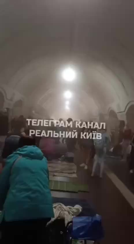 Российская атака на Киев: один погибший и повреждения на станции метро