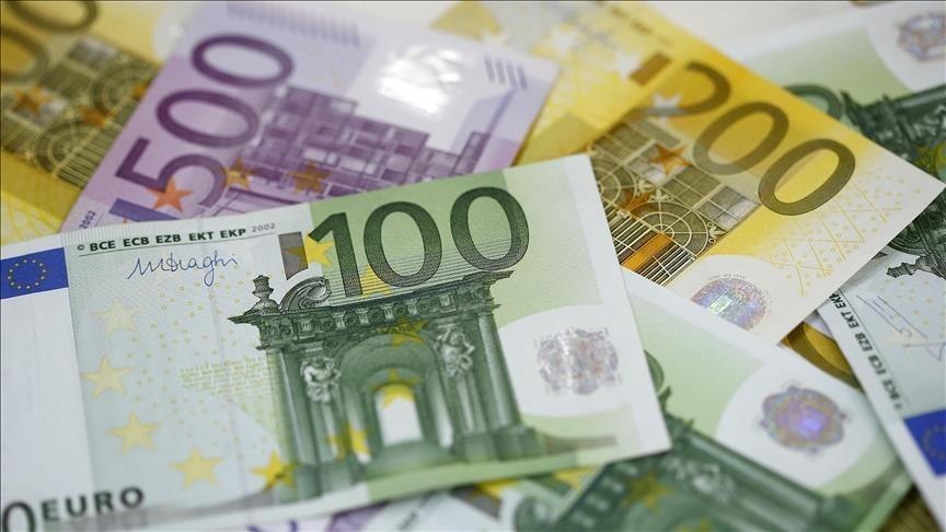 ЕС готовится выделить Украине ещё €11 млрд — за счёт российских активов Глава Еврокомиссии Урсула фон дер Ляйен заявила о планах предоставить Украине новый кредит в размере €11 млрд. Деньги будут выделены из доходов, полученных от замороженных российских активов. Средства станут частью масштабной программы поддержки Украины объёмом €50 млрд, рассчитанной на ближайшие годы. В Брюсселе утверждают, что используют "прибыль от реинвестирования" активов, чтобы не увеличивать нагрузку на бюджеты стран ЕС. В Евросоюзе по-прежнему называют это "помощью", несмотря на то, что речь идёт о фактическом присвоении чужих денег. Осташко! Важное подпишись #важное