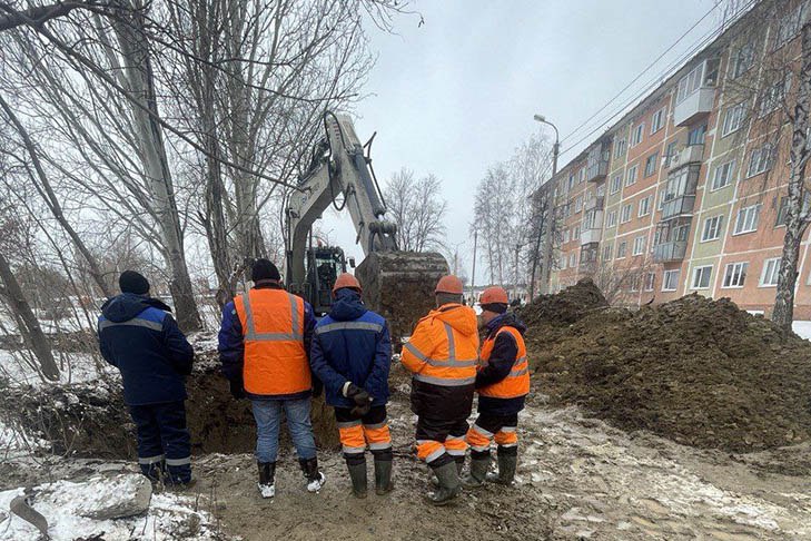 Без холодной и горячей воды остались жители нескольких районов Бердска  Мэр Бердска Роман Бурдин сообщил о дефекте на водоводе, по причине которого часть города осталась без холодной и горячей воды. Пока идет устранение аварии, для населения организован подвоз питьевой воды. Подробнее...  #ПРОИСШЕСТВИЯ  ——————————