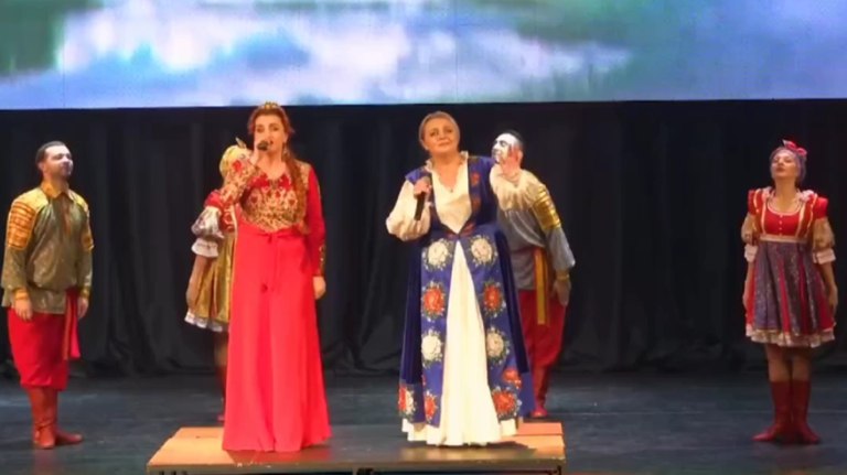 Хит Матушка объединил филармонии Белгорода Брянска Донецка Курска и Луганска   guberniya tv kultura 320863 Инициаторы акции хотели показать что представители культуры остаются рядом с земляками разделяют трудности жизни на границе и поддерживают людей находящихся под обстрелами ВСУ ƃℾ подписаться прислать новость