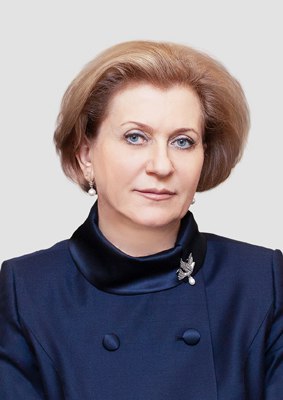 Попова заявила что пляжи Анапы пока нельзя открывать для отдыха INTERFAX Отдых на пляжах курортов Анапы и Темрюкского района Краснодарского края где в конце 2024 года произошло загрязнение мазутом на данный момент открывать нельзя но к началу летнего сезона ситуация может измениться заявила глава Роспотребнадзора Анна Попова Делается очень многое для того чтобы очистить прекрасные белые пляжи песка в Анапе пока результат есть но он недостаточен чтобы в сегодняшнем дне открывать пляжи Но время еще есть до курортного сезона и я уверена что решения которые уже приняты будут реализованы и возможность пляжного отдыха будет сказала Попова в среду на правительственном часе в Совете Федерации К сожалению содержание нефтепродуктов в песке пляжа настолько высоко что разрешить там отдых детей на данный момент нельзя добавила глава Роспотребнадзора Попова напомнила что в 2025 году в Анапе работали все оздоровительные учреждения и учреждения для отдыха детей но без использования пляжей Глава ведомства также отметила что в прошлом году было проведено обследование воды песка пляжной гальки в результате которого было установлено что на всей территории Крыма и на всех пляжах Черноморского побережья за исключением загрязненной зоны превышений вредных веществ не было Последствия этой чрезвычайной ситуации сегодня еще устраняются Мы делаем все чтобы как можно скорее можно было открыть пляжи но ситуация не такая простая как бы нам хотелось добавила Попова Подписаться на каналы Новости Подработка Рецепты Техника и мебель даром пристраиваем ненужные вещи