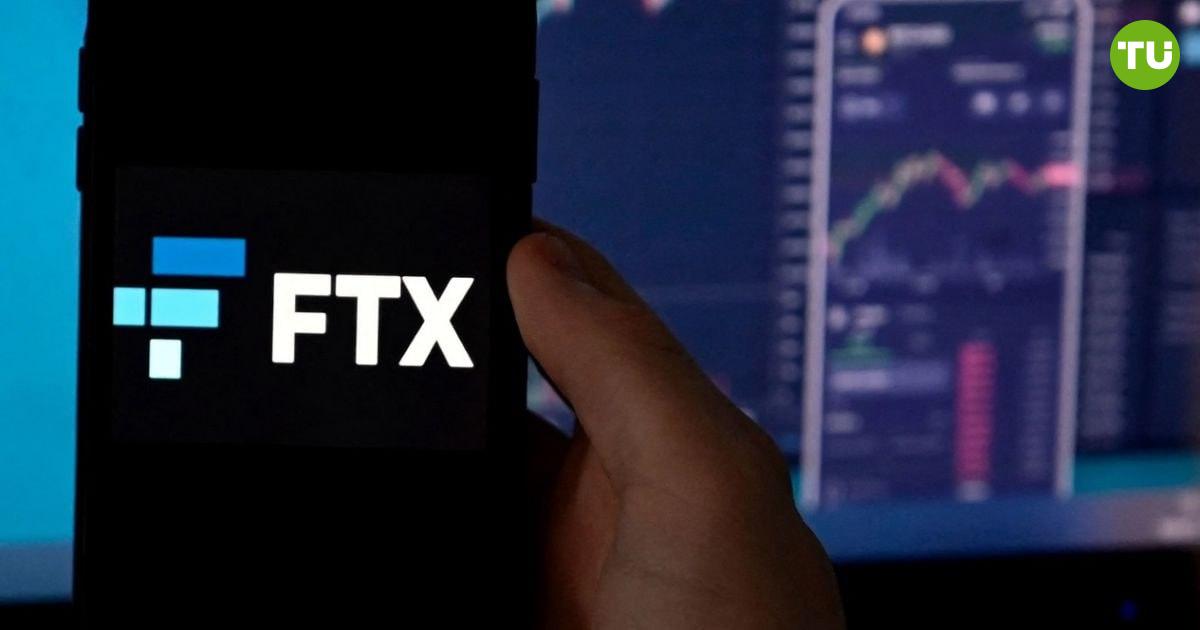 FTX установила сроки выплат на фоне судебных разбирательств   Криптобиржа FTX объявила, что выплаты клиентам начнутся в марте 2025 года, после завершения всех подготовительных этапов в январе. Критики считают, что суммы выплат занижены, так как они рассчитаны по ценам 2022 года, когда биткоин стоил $16,000   Параллельно FTX подала иски против KuCoin, Crypto,com и Чанпэна Чжао из Binance, чтобы вернуть миллиарды долларов, якобы неправомерно выведенных с биржи. Эти судебные процессы могут повлиять как на возврат средств кредиторам, так и на весь крипторынок