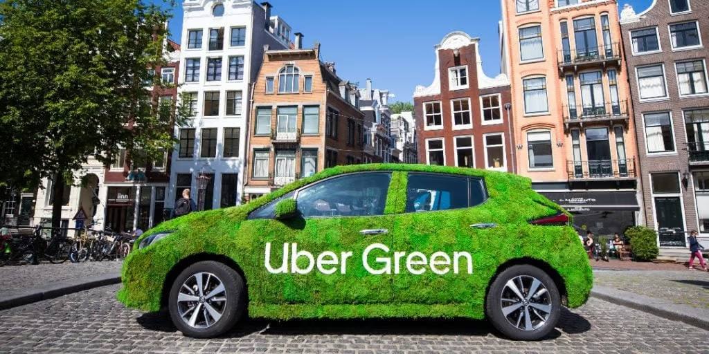 Uber будет выплачивать водителям в некоторых штатах США 4000 за переход на электромобили к 2030 году компания намерена стать полностью углеродно нейтральной в США и Европе Решение Uber обусловлено отменой субсидий на покупку электромобилей в США в сентябре 2025 года vc ru transport 2291431