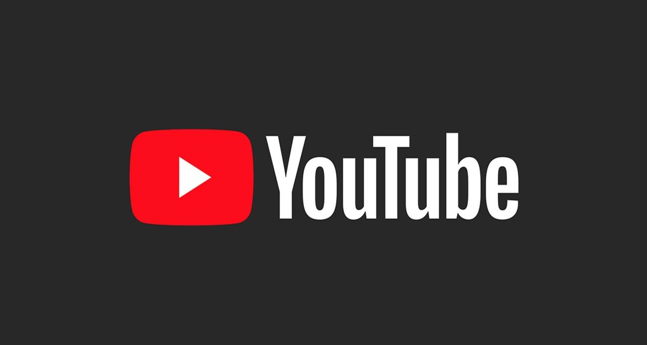 YouTube планирует бороться с кликбейтными видео  Компания планирует регулировать контент, содержащий «грубые кликбейты» — это те заголовки или обложки, которые абсолютно не соответствуют содержанию видео.   Авторы приводят в пример видео с заголовками «Президент ушел в отставку!» или «Главные политические новости». Если эти темы не освещаются в роликах, они могут быть удалены.  Тестирование начнется с Индии — крупнейшего рынка с 476 млн пользователей: здесь зрители проводят на платформе в среднем 29 часов в месяц, а новости почти не уступают по популярности музыке и развлекательному контенту.    На первом этапе тестирования компания будет только удалять кликбейт-видео, при этом не выдавая авторам предупреждений или блокировок.