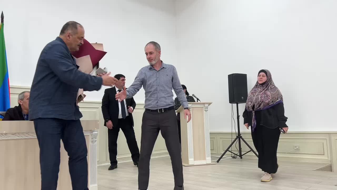 Сергей Меликов посетит социальные объекты и вручит ключи от квартир в Кизилюрте