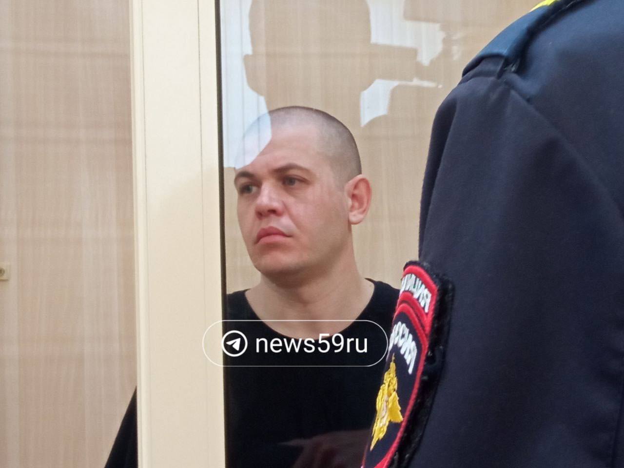 Отчима, от которого малыш спасался бегством, приговорили к пяти годам в колонии строгого режима. Также прокурор подал иск в пользу пострадавшего ребенка. Суд его удовлетворил, и теперь отчим обязан выплатить компенсацию морального вреда в 300 тысяч рублей.