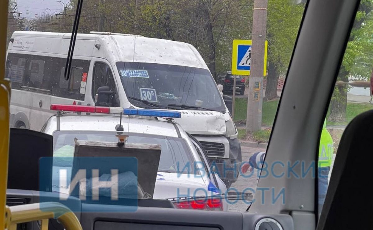 Полиция опубликовала видео с места жесткого ДТП с переворотом в Иванове     Пострадал один человек. В настоящий момент устанавливаются все обстоятельства ДТП. Проводится проверка  ↗  Прислать новость   Подписаться