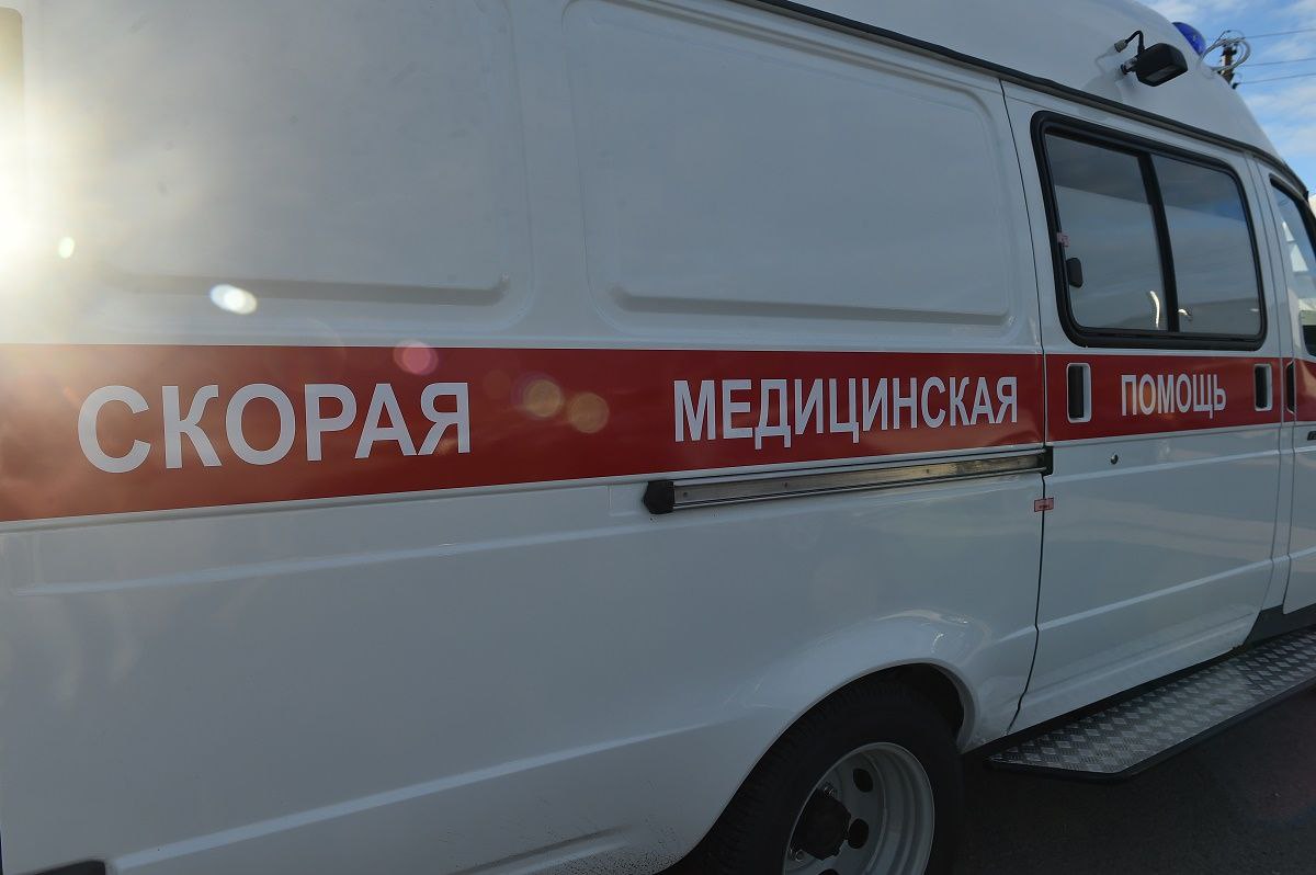 На рабочем месте в Прикамье скончался тракторист В Пермском крае Государственная инспекция труда начала изучение обстоятельств трагического инцидента, повлекшего гибель сотрудника Управления технологического транспорта ООО «Буровая компания «Евразия», специализирующейся на буровых работах в нефтедобывающей отрасли. Согласно уведомлению, предоставленному работодателем, 6 июня 2025 года, в течение дня, трактористу шестого разряда, работавшему на кустовой площадке Лесного месторождения, расположенного в Уинском муниципальном округе Пермского края, стало плохо. Была вызвана скорая медицинская помощь, однако работник 1964 г.р. скончался в медицинском учреждении. Источник ЧП Пермь Прислать новость