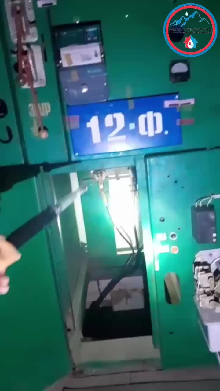 Авария в Махачкале: повреждение водопровода и электроснабжения из-за падения дерева