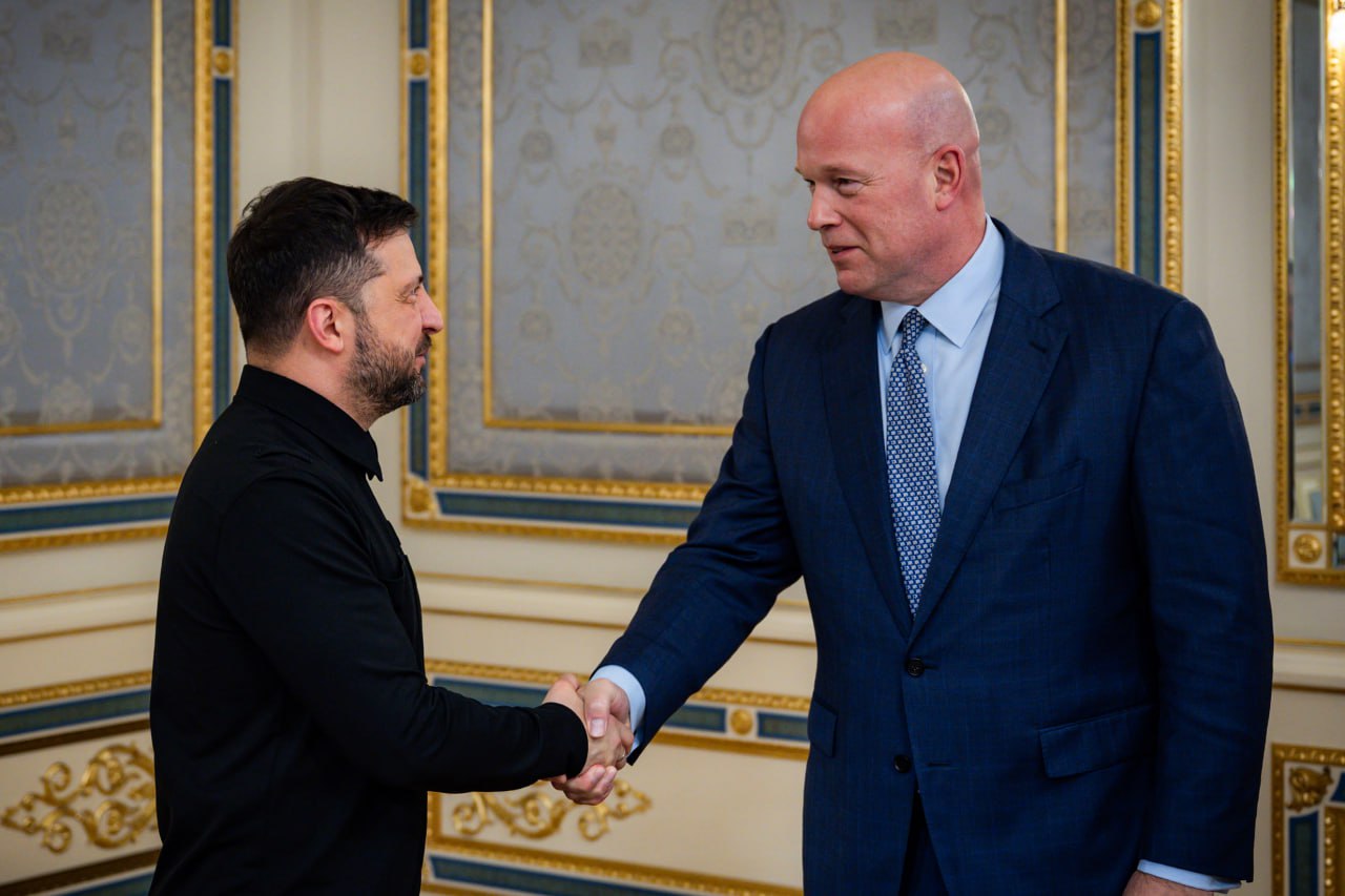 На Украину прибыл посол США при НАТО Мэтью Уитакер Он уже провел встречу с Зеленским Подписаться Читать эксклюзив