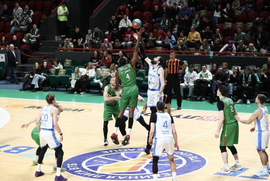 УНИКС обыграл Самару в гостях В Самаре завершился матч регулярного чемпионата Единой лиги сезона 2025 2026 между Самарой и УНИКСом Победу со счётом 76 73 21 25 40 51 60 82 80 105 одержали казанцы Читать полностью