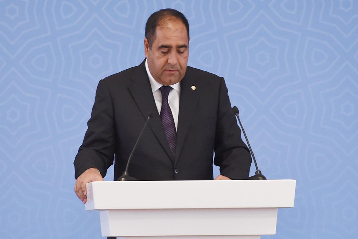 СГБ Азербайджана задержала главу ИВ Балакенского района Как сообщает Qafqazinfo в ходе операции по подозрению в коррупционных преступлениях и злоупотреблении должностными полномочиями были задержаны глава исполнительной власти района Ислам Рзаев и несколько других должностных лиц Официальная информация о деталях расследования пока не раскрывается По данным источников операция продолжается vesti az