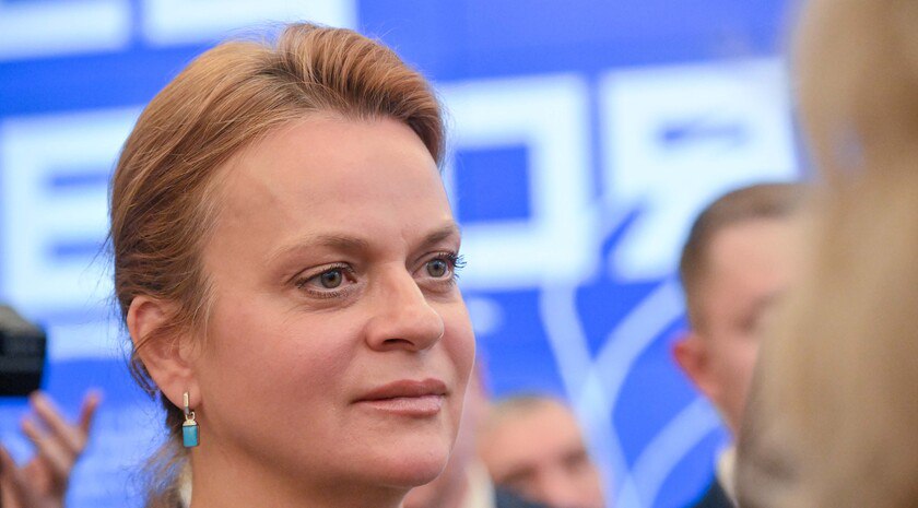 Вдовы погибших бойцов СВО получат льготы на образование  Президент РФ Владимир Путин поддержал предложение главы фонда «Защитники Отечества» Анны Цивилевой о квотах на образование для вдов погибших участников спецоперации.  «Сегодня нормами действующего законодательства предусмотрены льготы по получению образования только для участников СВО и их детей. Поэтому предлагаю распространить эту меру поддержки и на вдов погибших участников СВО, предоставив им в том числе право на поступление в учреждения высшего и среднего профессионального образования по отдельной квоте», — сказала Цивилева на совещании Президента с членами Правительства.  Фото: пресс-служба движения «Защитники Отечества»  Читать полностью