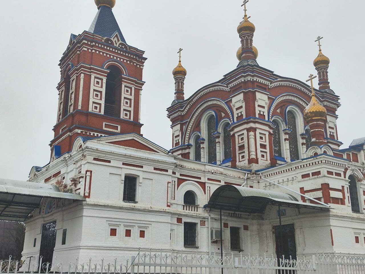 В станице Григорополисской участники экспедиции побывали на обрывистом правом берегу реки Кубань, именно в том месте, где в далёком 1784 году был построен Григориполисский редут. В музее, расположенном в бывшем доме зажиточного казака дореволюционной постройки блогеры ознакомились с историей станицы от года создания и по сегодняшний день, посетили реконструкции этнического поселения казаков и узнали, что на территории населённого пункта были найдены древние скифские захоронения.  В местном ДК гости отведали «хлеб да соль», услышали традиционные казачьи песни в исполнении народного ансамбля «Станичники» и смогли приготовить одно из блюд казачьей кухни – вареники с картошкой, салом и луком. Этноэкспедиция завершилась посещением Церкви Покрова Пресвятой Богородицы.