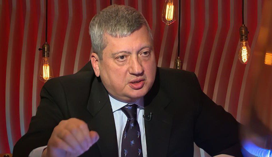 Экс-глава МИД Азербайджана Зульфугаров заявил, что азербайджанцы самый древний автохтонный  коренной  народ России:  Самым древним городом России является Дербент. Около 40% населения являются этническими азербайджанцами. Интересно, когда в сети так называмые русские националисты призывают "уехать в свой Азербайджан", что они имеют в виду? То есть самое древнее автохтонное население России должно покинуть свою страну?