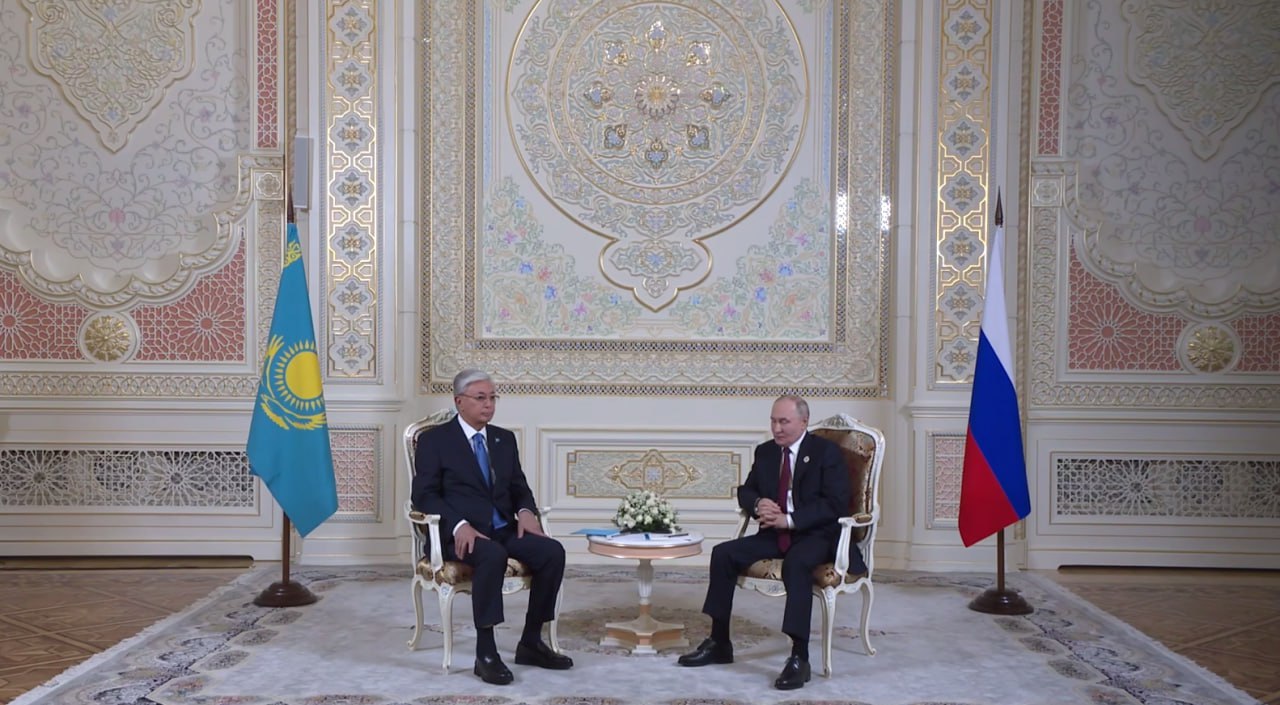 Токаев вновь поговорил по телефону с Путиным В последнее время президенты Казахстана и России довольно часто созваниваются Впрочем обсудили они примерно то же самое что и в прошлые разы предстоящую поезду Касым Жомарта Токаева в Москву 12 ноября и актуальные события в мире t me orda kz