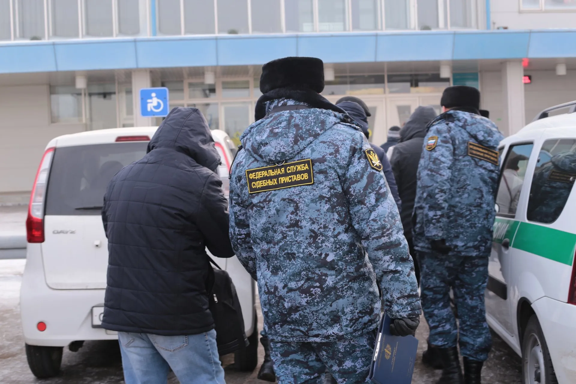 Нарушителей миграционного законодательства оштрафовали в ЕАО с выдворением в республики Средней Азии 34 мигранта нелегально находившихся на территории Хабаровского края и Еврейской автономной области выдворили накануне за пределы страны сотрудники органов принудительного исполнения В числе нарушителей правил въезда либо режима проживания в Российской Федерации граждане Узбекистана Таджикистана и Киргизии Подробнее читайте по ссылке   riabir ru 480521 Читайте нас в MAX   max ru join nrEYFL6RnsyiGpYO9z1v3HPDVlRRgMeYknRg2l8Yfzk