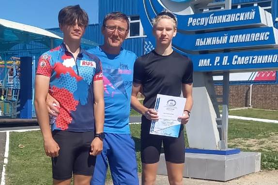 Пестовские лыжероллеры завоевали медали в Коми Воспитанники пестовской спортшколы Дмитрий Попов и Артём Козлов завоевали медали на всероссийских соревнованиях по лыжероллерам в Республике Коми. Дмитрий показал первое время в гонке 15 километров свободным стилем. Артем на дистанции 10 километров классическим стилем стал серебряным призёром. Тренирует спортсменов Николай Большаков.